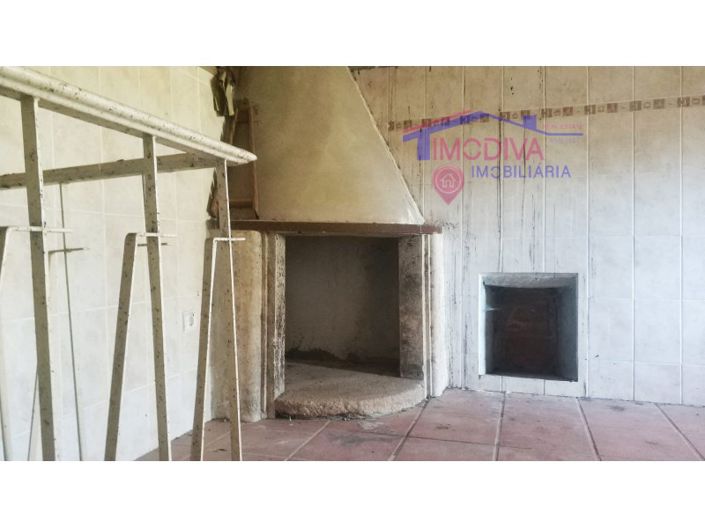 Image No.17-2 Bed Farmhouse for sale