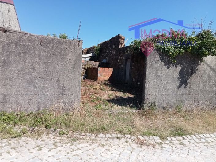 Image No.41-3 Bed Farmhouse for sale