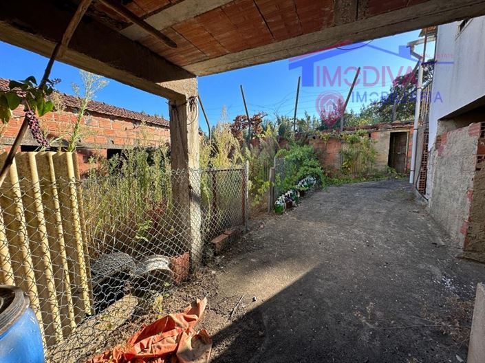 Image No.21-3 Bed House for sale