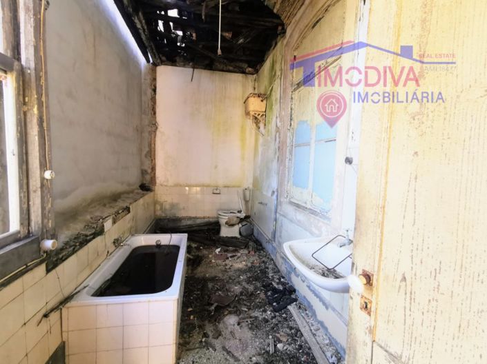 Image No.18-4 Bed House for sale