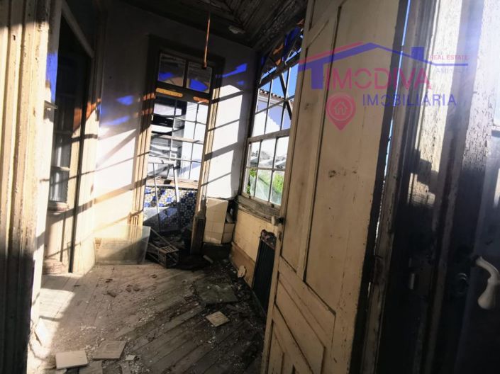 Image No.8-4 Bed House for sale