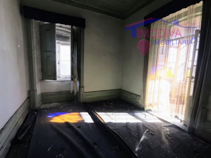 Image No.10-4 Bed House for sale