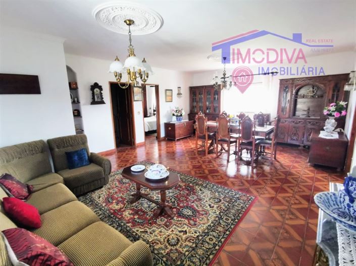 Image No.8-3 Bed House for sale