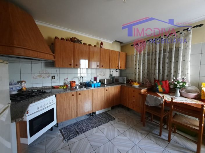 Image No.18-5 Bed House for sale