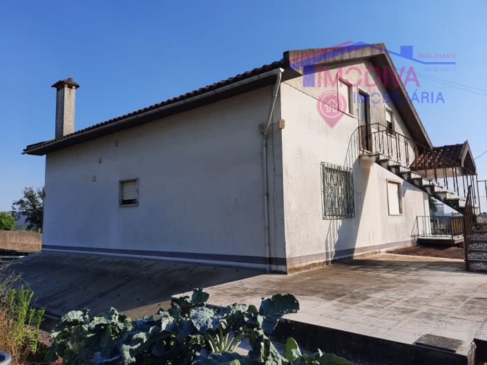 Image No.8-5 Bed House for sale