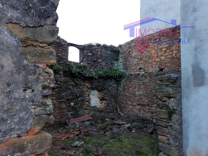 Image No.11-2 Bed Farmhouse for sale