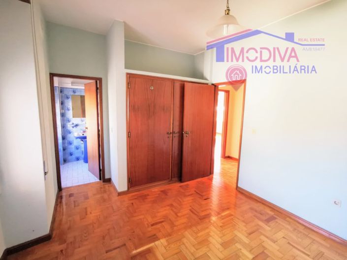 Image No.13-3 Bed House for sale