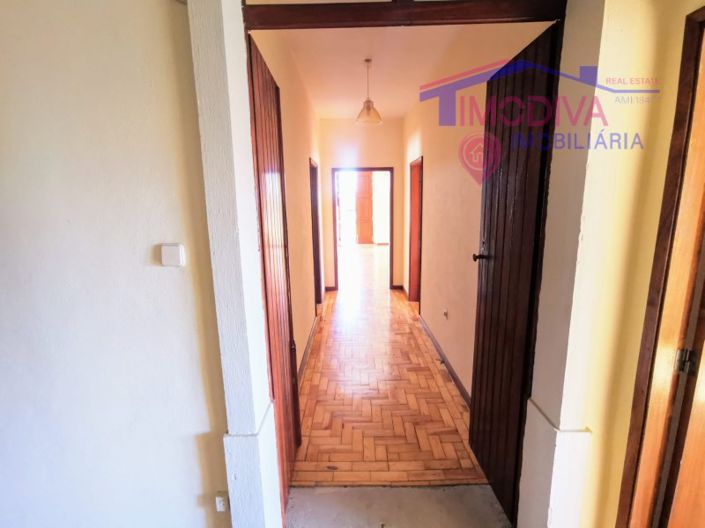 Image No.10-3 Bed House for sale