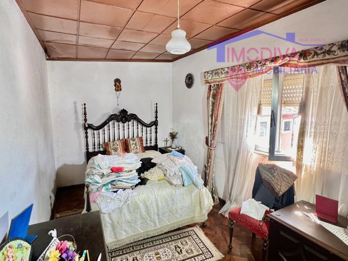 Image No.13-4 Bed House for sale