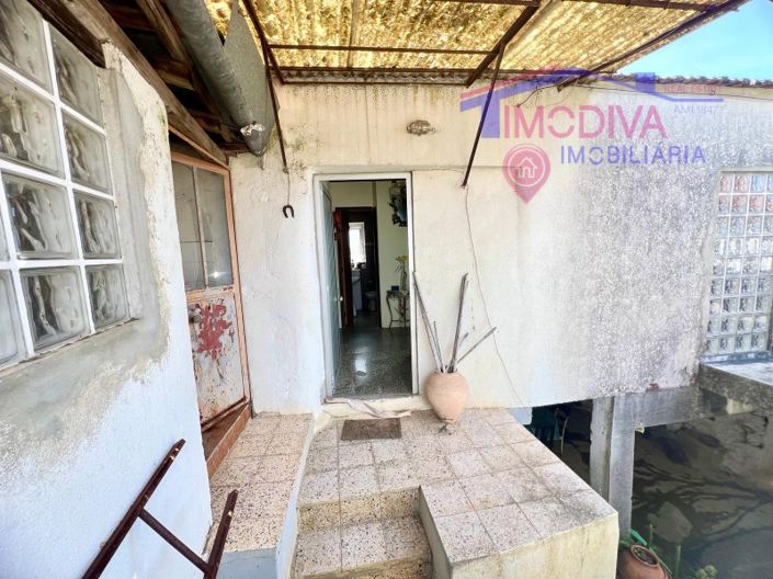 Image No.18-4 Bed House for sale