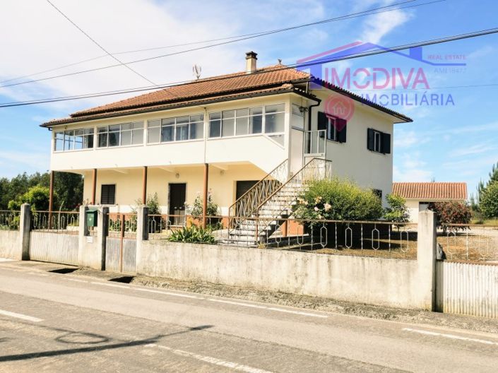 Image No.1-4 Bed House for sale