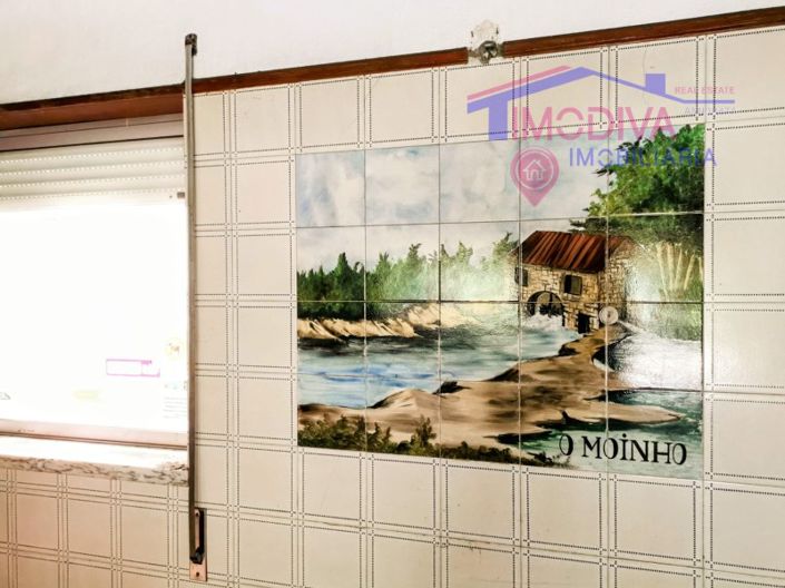 Image No.10-Bar for sale