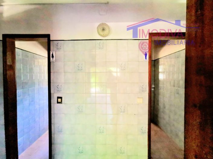 Image No.11-Bar for sale