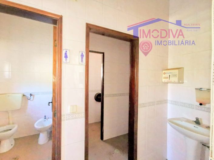 Image No.27-Bar for sale