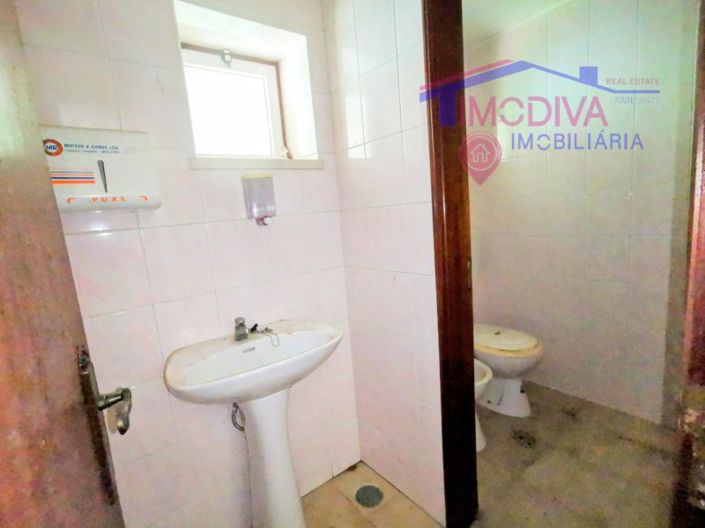 Image No.28-Bar for sale