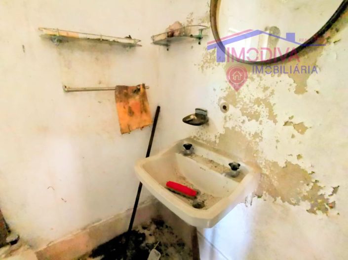 Image No.6-2 Bed House for sale