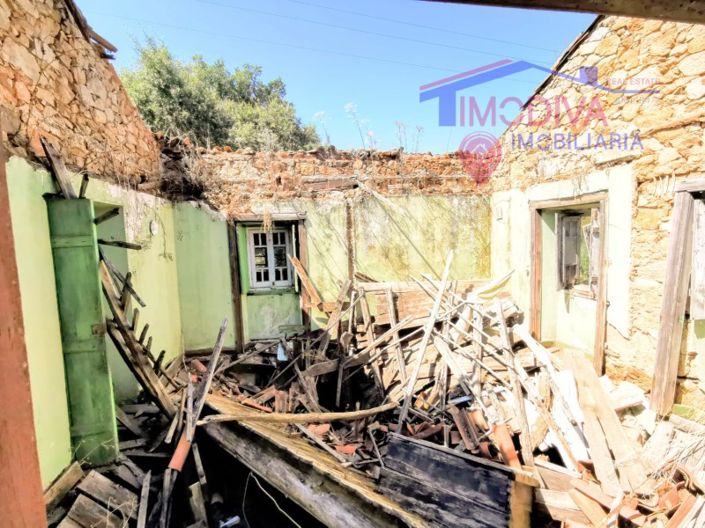 Image No.8-2 Bed House for sale