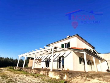 4 Bed Farmhouse for sale