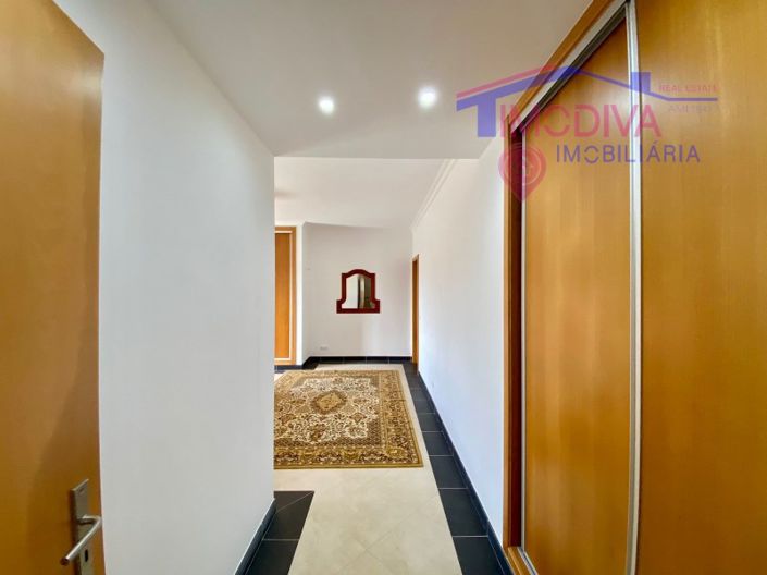 Image No.17-4 Bed Farmhouse for sale