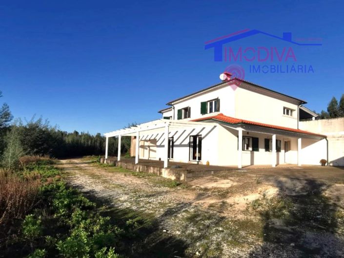 Image No.2-4 Bed Farmhouse for sale