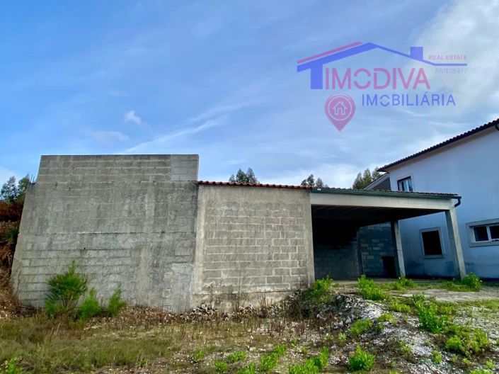 Image No.52-4 Bed Farmhouse for sale