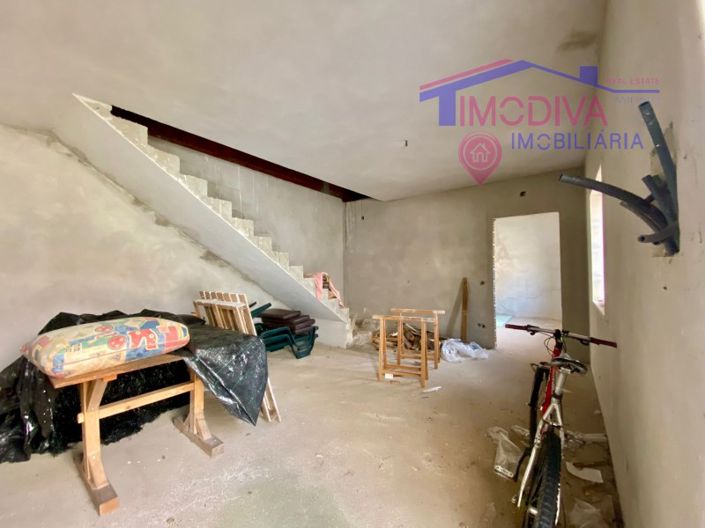 Image No.56-4 Bed Farmhouse for sale