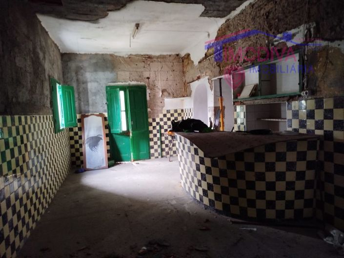 Image No.21-2 Bed House for sale