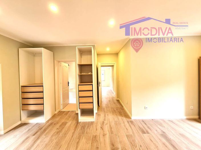 Image No.18-3 Bed House for sale