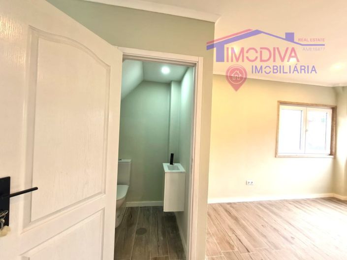 Image No.26-3 Bed House for sale