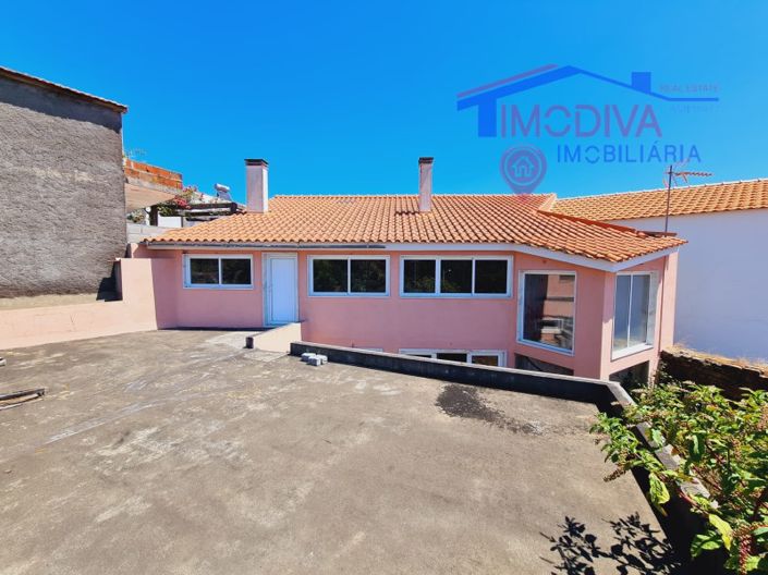 Image No.1-3 Bed House for sale