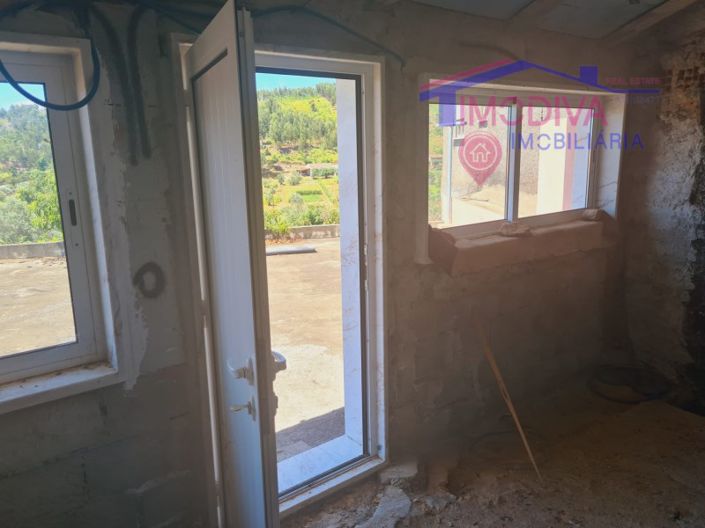 Image No.14-3 Bed House for sale