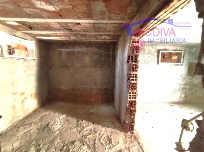 Image No.13-3 Bed House for sale