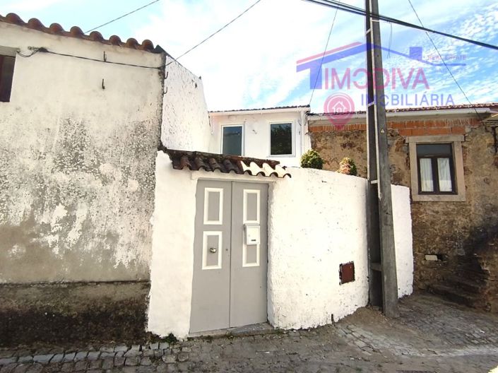 Figueir&#243; dos Vinhos, House