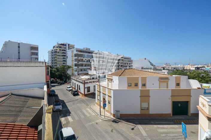 Image No.11-3 Bed House for sale