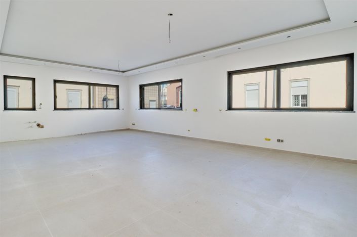 Image No.9-3 Bed House for sale