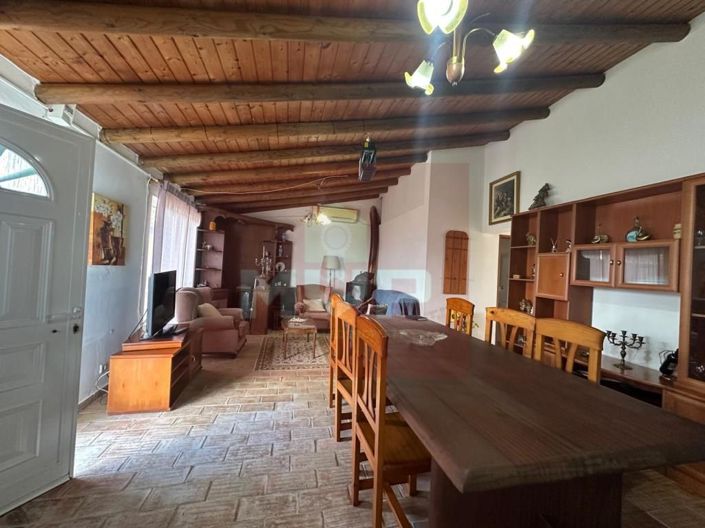 Image No.13-2 Bed House for sale