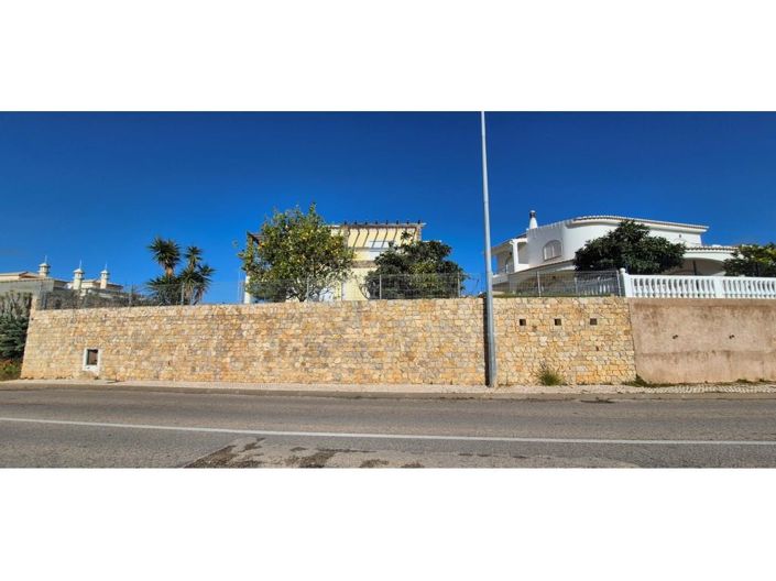 Image No.14-3 Bed House for sale