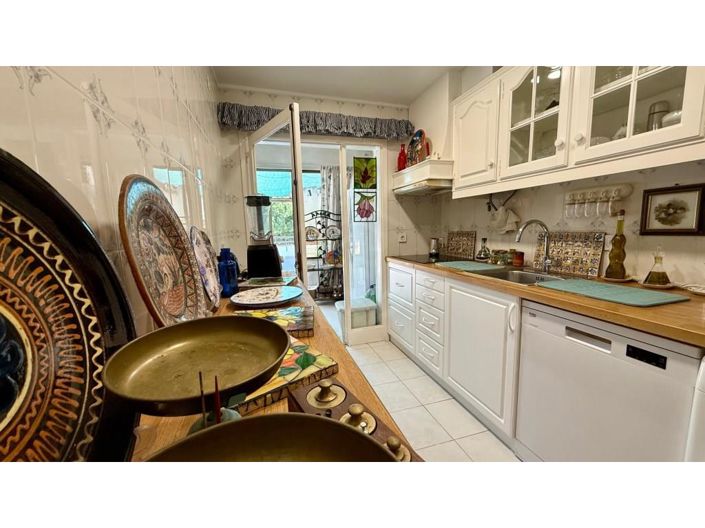 Image No.15-3 Bed Apartment for sale