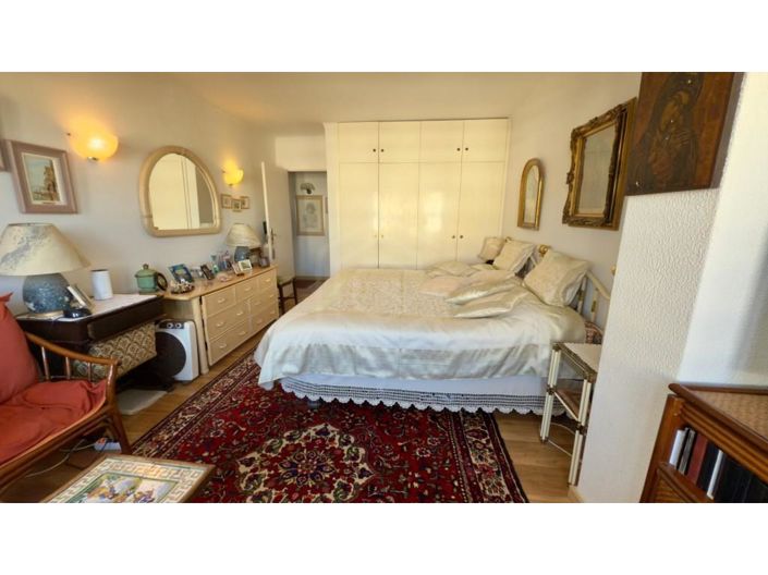 Image No.24-3 Bed Apartment for sale