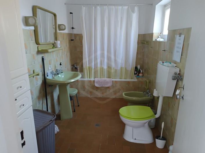 Image No.19-4 Bed House for sale