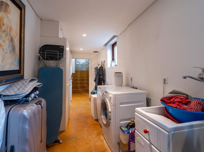 Image No.20-4 Bed House for sale