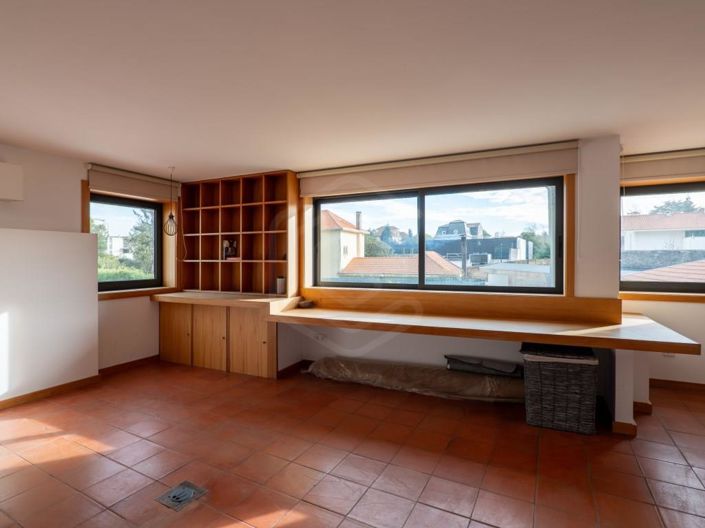 Image No.33-4 Bed House for sale