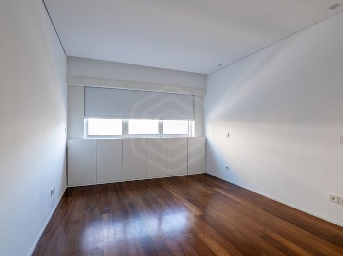 Image No.12-4 Bed Apartment for sale