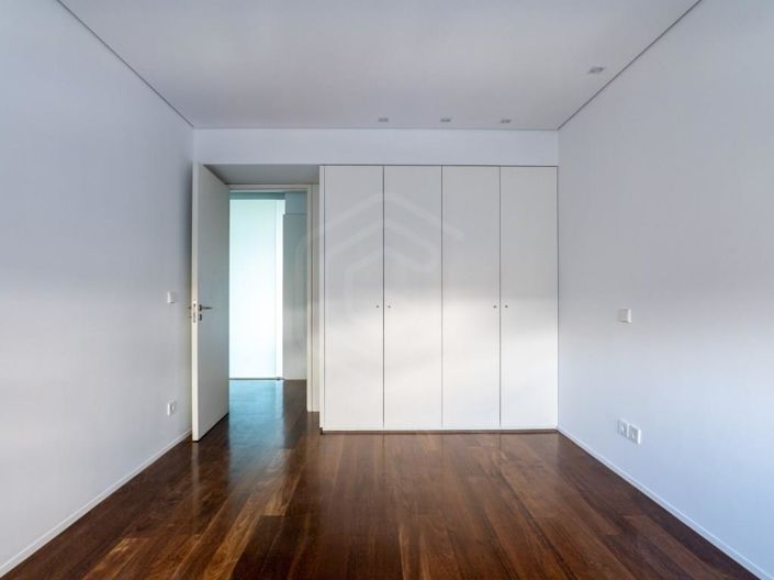 Image No.16-4 Bed Apartment for sale