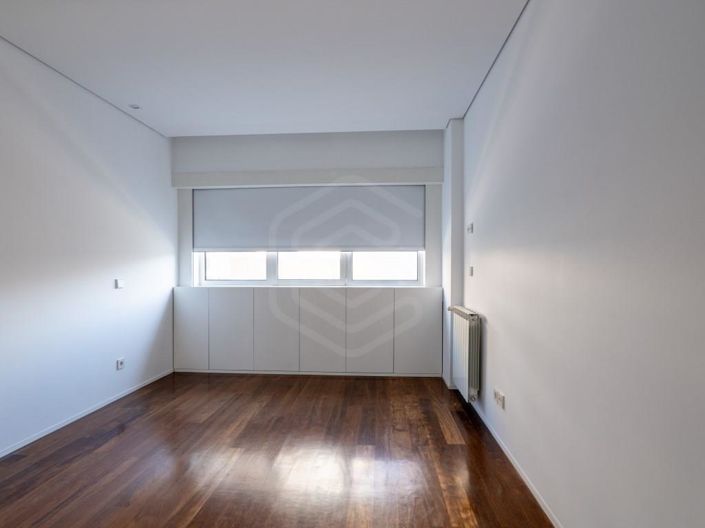 Image No.17-4 Bed Apartment for sale