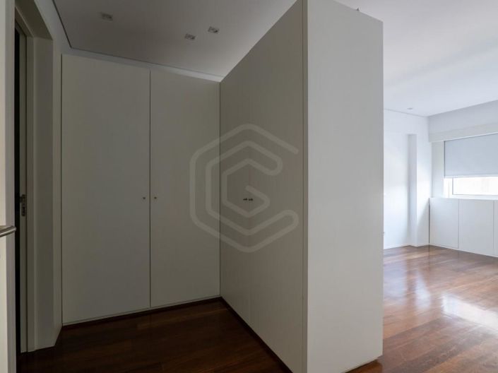 Image No.19-4 Bed Apartment for sale