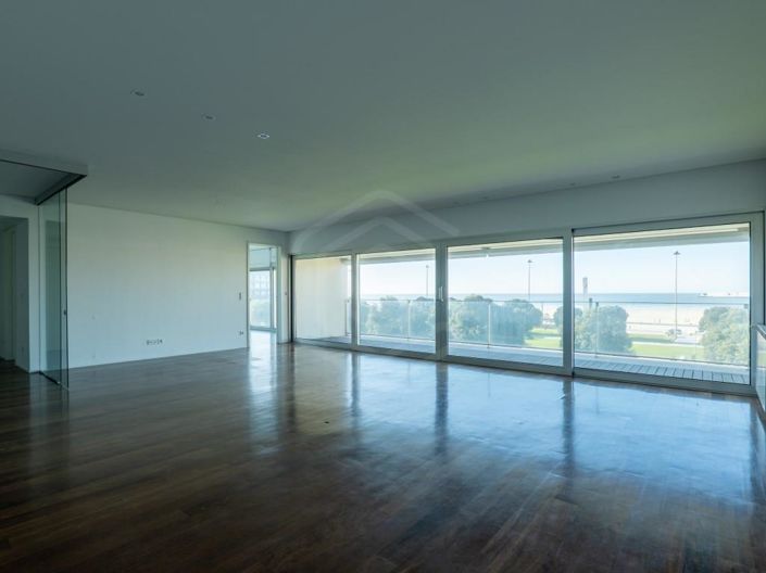 Image No.4-4 Bed Apartment for sale