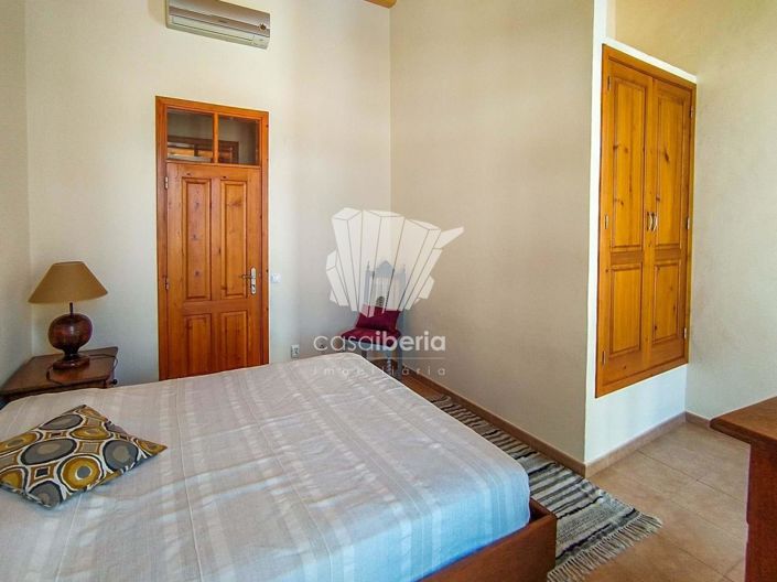 Image No.12-3 Bed House for sale