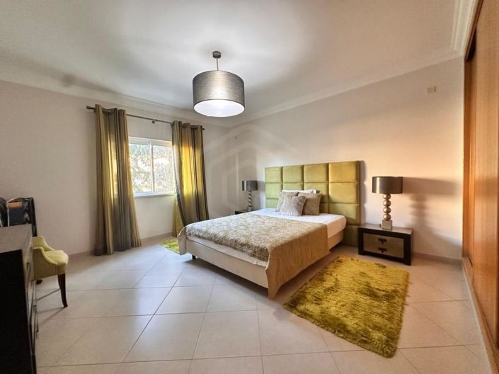 Image No.12-3 Bed Apartment for sale