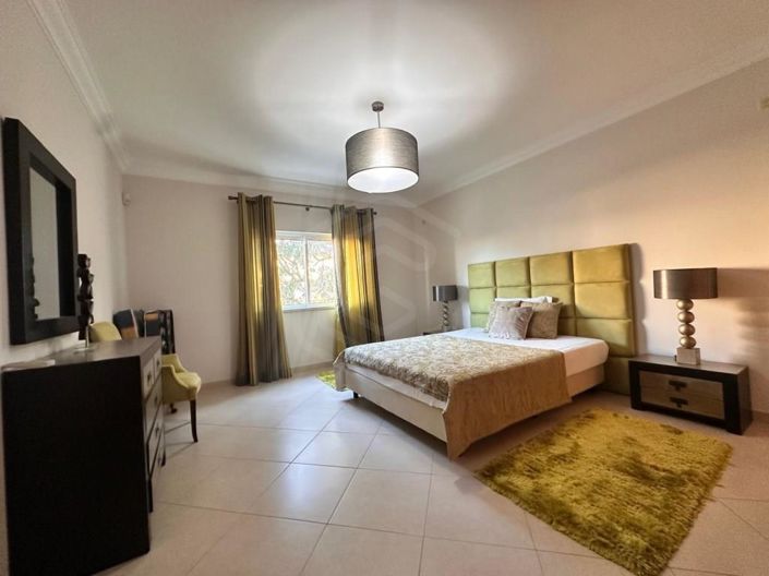 Image No.13-3 Bed Apartment for sale